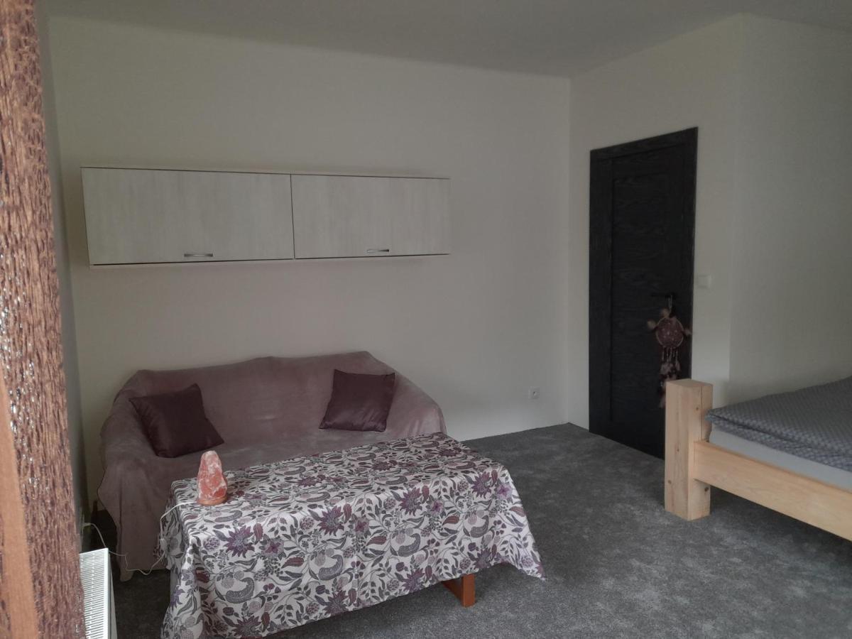 apartmán deVAde se dvěma ložnicemi a WiFi připojením Trutnov Exterior foto